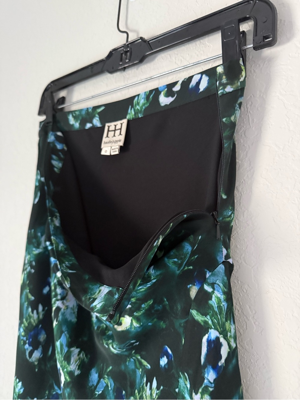 Haute Hippie Black and Green Floral High-Low Skirt with matching top - Picture 9 of 11